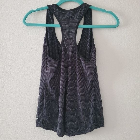 Old navy active racer back tank top - Picture 9 of 11